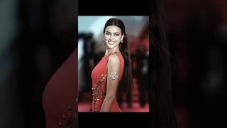 Download lagu Irina Shayk-    Supermodel Looks Like 😮‍💨🔥#viral #viralvideo #irinashayk # #shorts #model#short mp3