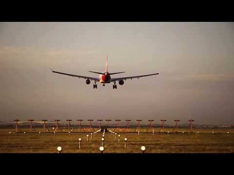 Brisbane's new runway: Lighting Test