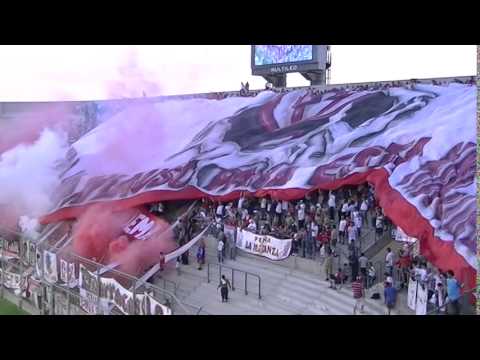 "Huracán Campeón Copa Argentina 2014 - Recibimiento - Huracán TV -" Barra: La Banda de la Quema &bull; Club: Huracán