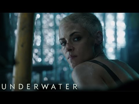 Underwater (TV Spot 'Happy Holidays!')