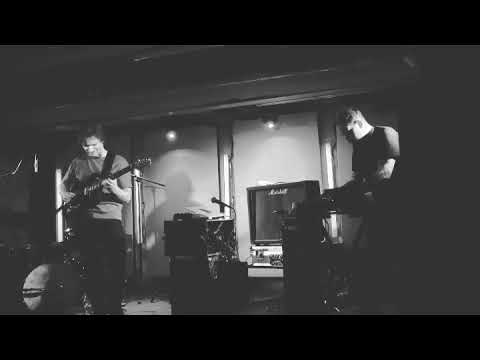 Martyn Heyne + Ben Lukas Boysen play 'Crest & Trough' live in Berlin