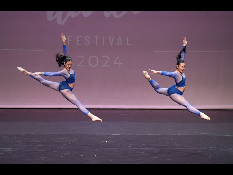 On The Floor - Jazz Duo by MakDrea