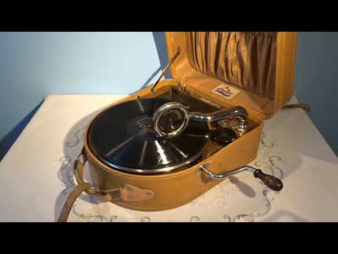 Frederick Hippmann mit seinem Künstler Orchester – Das Land des Lächelns 1938