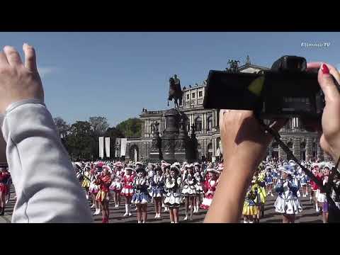 Größte Tanz-Garde Outdoor Weltrekord in Deutschland auf dem Theaterplatz in Dresden am 25.09.2022