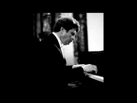 Gilels plays Beethoven Concerto No. 5 , Op. 73 {Chicago}