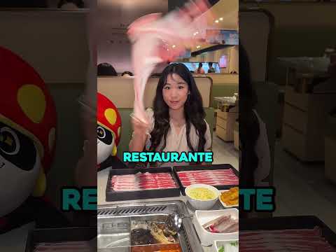 Ella no pudo volver a ese restaurante después de pasar tanta vergüenza 🤫🤣 #shorts