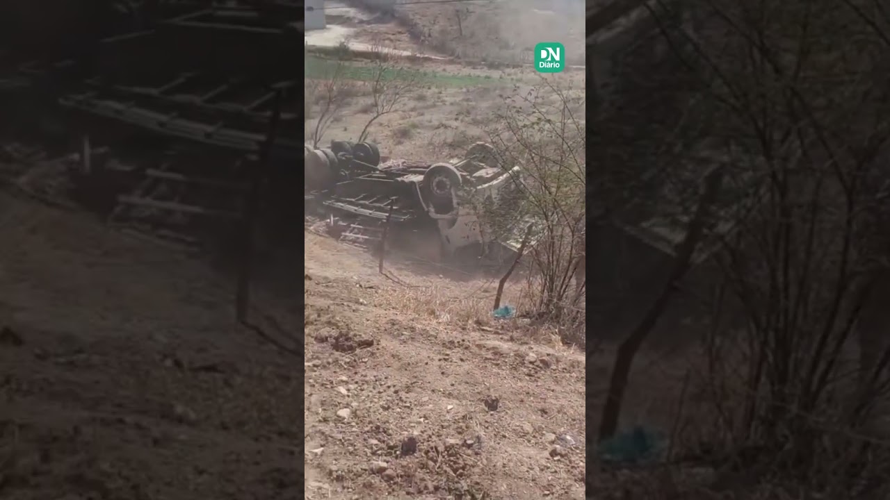 Imagem da notícia Caminhão tomba em acidente na CE-060, em Mombaça
