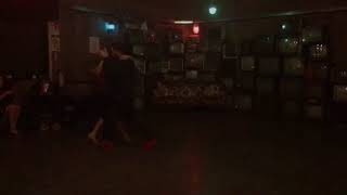 Flora Benedetti e Oriel Toledo impro a Mikas Milonga Sì