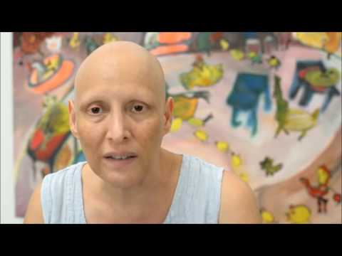 S.M. la Reina entrega el \