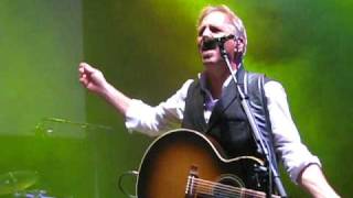 Kevin Costner and Modern West - Cleo at the wheel - Berlin March-18-2010