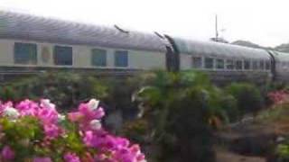 preview picture of video 'Eastern & Oriental Express arriving in Chiang Mai'