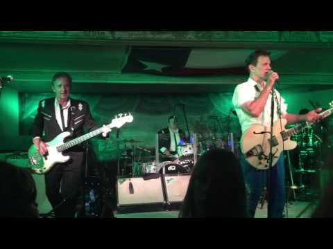 Chris Isaak featuring Patricia Vonne - Baby Done a Bad Bad Thing - Gruene Hall TX 6/30/2016