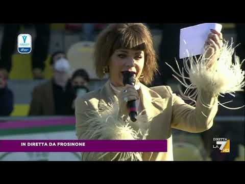 L'esibizione di Alessandra Amoroso per la finale di Supercoppa femminile