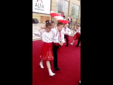 Anastasia Deacur Ansamblul Briuliet Ghidighici