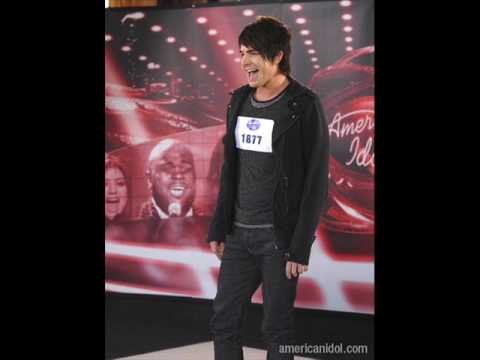 adam lambert singing no boundaries