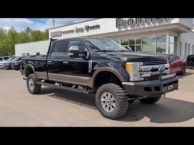 2017 Ford Super Duty F-350 SRW 4WD Crew Cab 8 Ft Box XL for sale in Cars & Trucks in Smithers