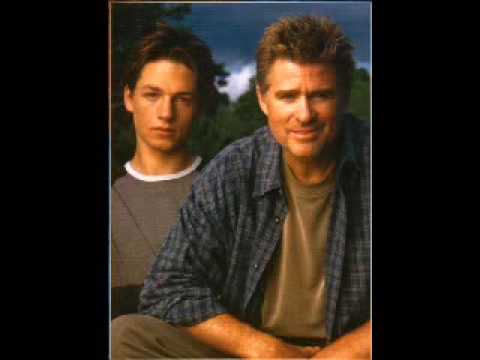Everwood: main title theme for Everwood ("Respirandoti" by Ephram Brown)