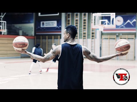 Flyers Wels - Basketball pros show tricks