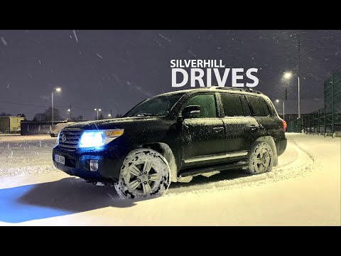 2015 TOYOTA LAND CRUISER 200 V8 - night time review of the big beast! [4K POV]