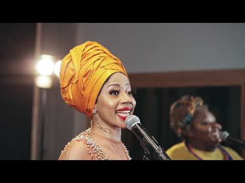 Kelly Khumalo ft Hlengiwe - Esphambanweni (Acoustic)