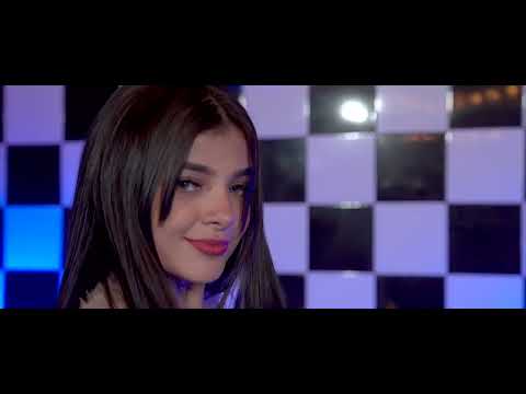 Colmillo Norteño, Karely Ruiz & Banda Santa Y Sagrada - La Morra (Video Oficial)