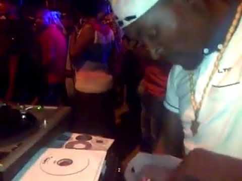 Spear n Shield Dubs playing Saah Karim - Gunman Sound (Amoul Bayi Rec)