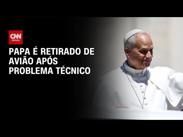Papa é retirado de avião após problema técnico e adia retorno a Roma | BASTIDORES CNN
