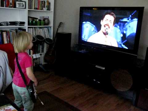 Selma rokkar með Queen