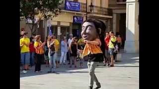 preview picture of video 'Sant Celoni. Celebració de la Diada Nacional de Catalunya 2014. Arribada dels Capgrossos.'