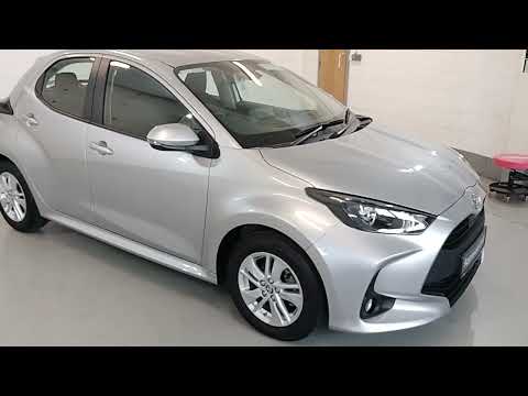 Toyota Yaris 242 1.5 LUNA MANUAL LOW KMS REAR CAME - Image 2