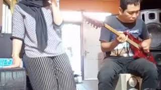 Download lagu CINTA BERAWAN LATIHAN DANGDUT DI MARKAS NADA SURYA BARABAI 🎸💯‼️ mp3