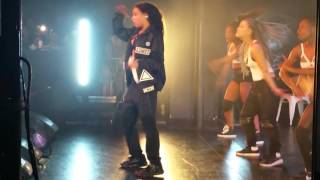 Tinashe - Looking 4 It (Live)