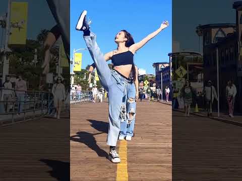 guess who 👀 honestly we all kind of slayed the kick 🤭 #lesserafim #antifragile #dancechallenge