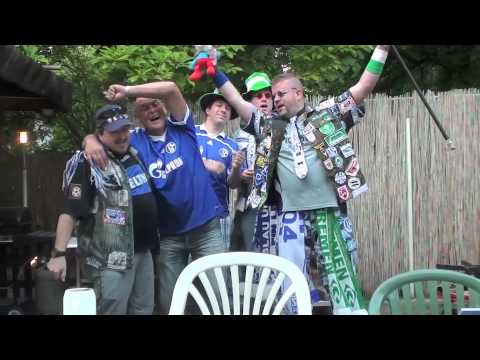 Lattenschuss & Ralle (Ab ins Beet) - Das Lied der Bayern-Schlümpfe (Anti Bayern 2013/14)