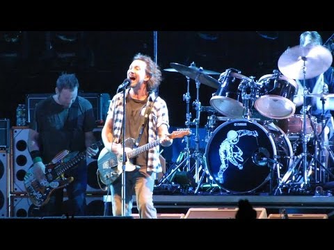 Pearl Jam: Undone → Not For You (cut) [HD] 2010-05-17 - Boston, MA
