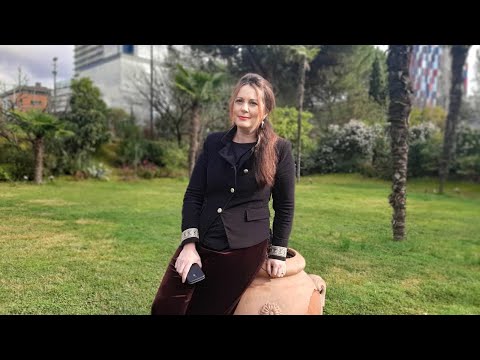 Vitrina e librit/ Jetëshkrimi dhe veprat -Poeti lirik, Bardhyl Londo