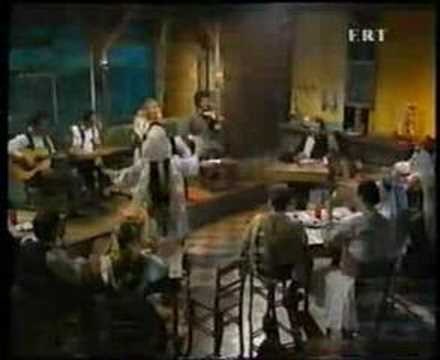 O Koumboúras Ap'ti Váthi - María Katinári