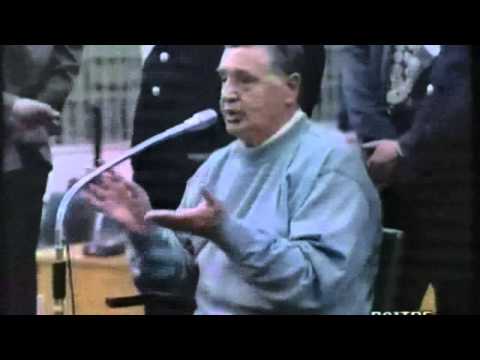 Toto' riina sbrocca"Quando parli dei corleonesi ti devi sciaquare la bocca con l'aceto"