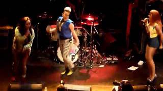 Kiss Chase - Stooshe @ KOKO