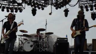 DECEMBERADIO LIVE: Love Is A Powerful Thing (Sonshine Festival 2010)