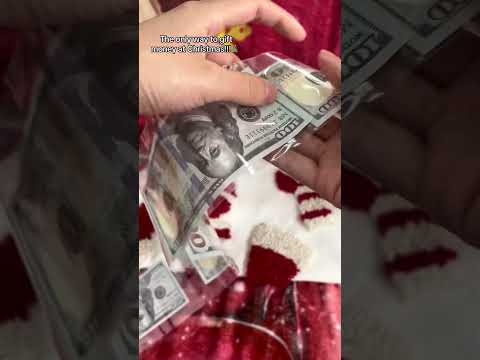 The Perfect Money Box for Gifts This Season! #christmasmoneybox #moneybox