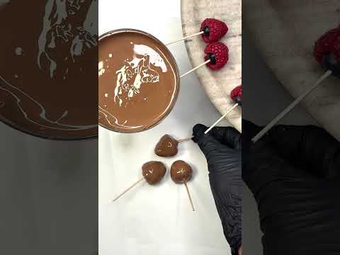 Chocolate berries. #chocolate #dessert #food #shorts #shortvideo #fyp #creative #foryou