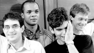 Legiao Urbana - 1965 (duas tribos) As quatro estaçoes ao vivo subtitulado español