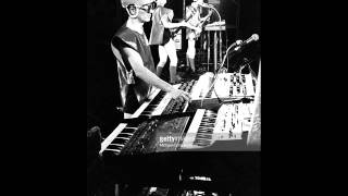 Devo- Wiggly World (Live at the Long Beach Arena 1979 | Alternate Source!)