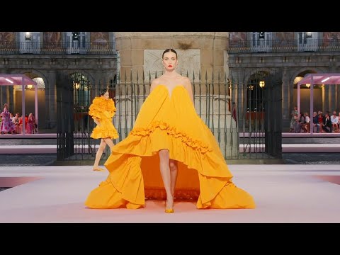 Carolina Herrera  | Spring Summer 2026 | Plaza Mayor de Madrid