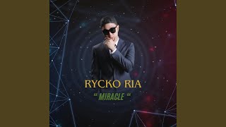 Download lagu Line Up mp3 Download lagu Line Up mp3