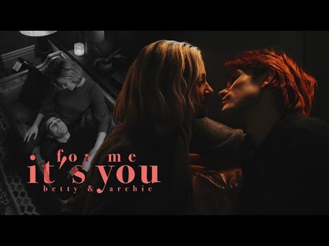 Betty and Archie | kiss me