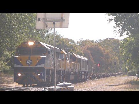 Qube empty container train 4AM6 at Bridgewater - 11/12/2019