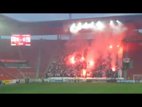 Tribuna Sever a Torcida v Edenu ..  SK Slavia Praha - HNK Hajduk Split (1:0) 2:0