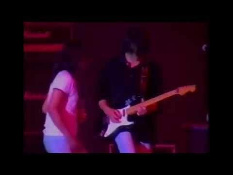 cukup siti nurbaya konser jadul thn 1996 @Dewa19 feat @lilo kla projeck di surabaya